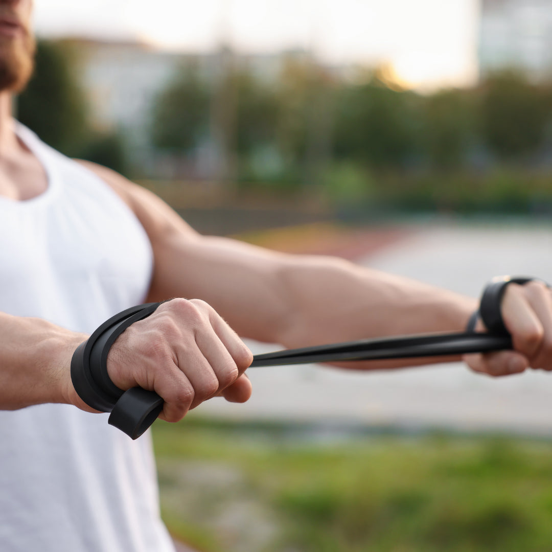 Styrketräning med gummiband i Bodily VIKTER för ökad muskelstyrka.